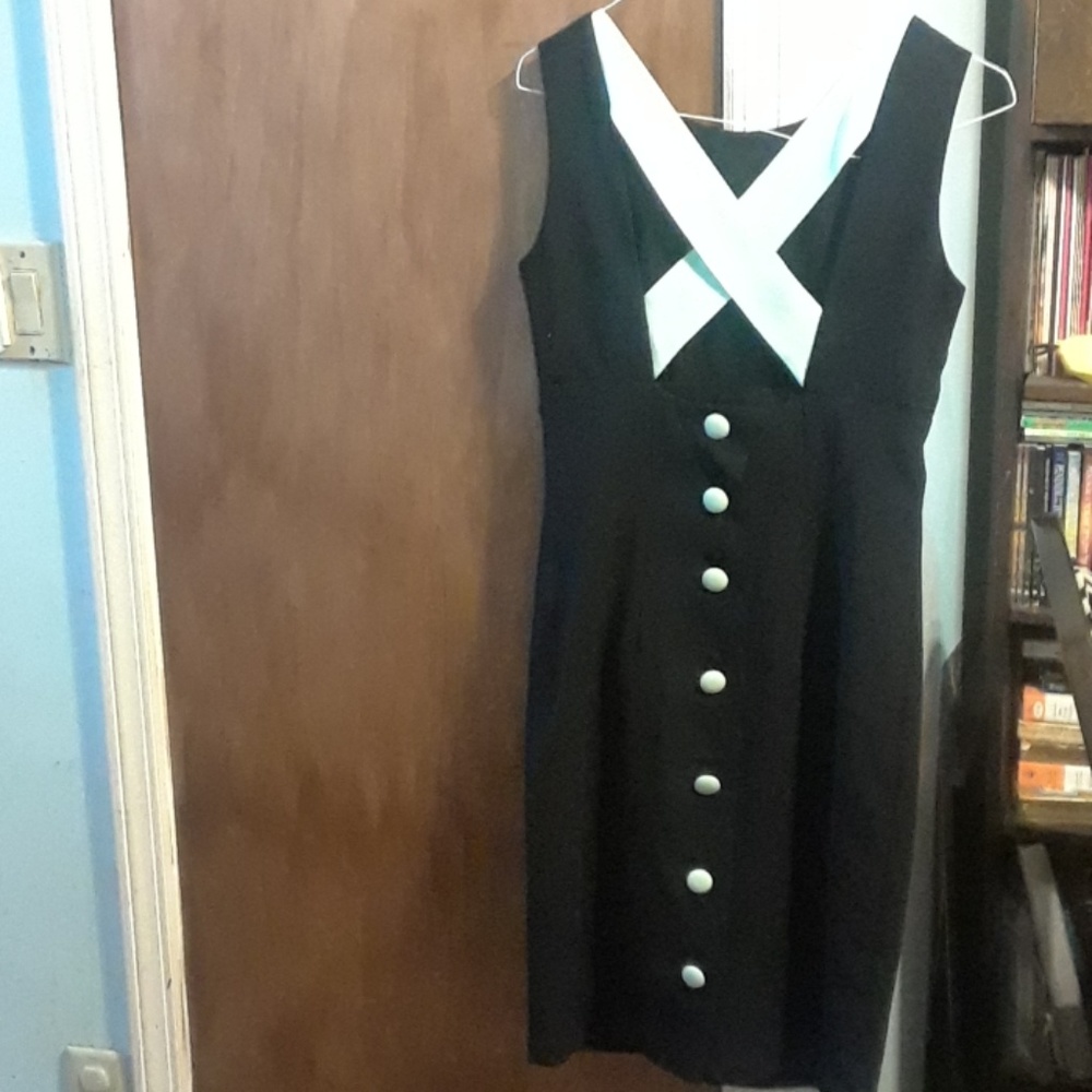 Pretty black dress, size 8